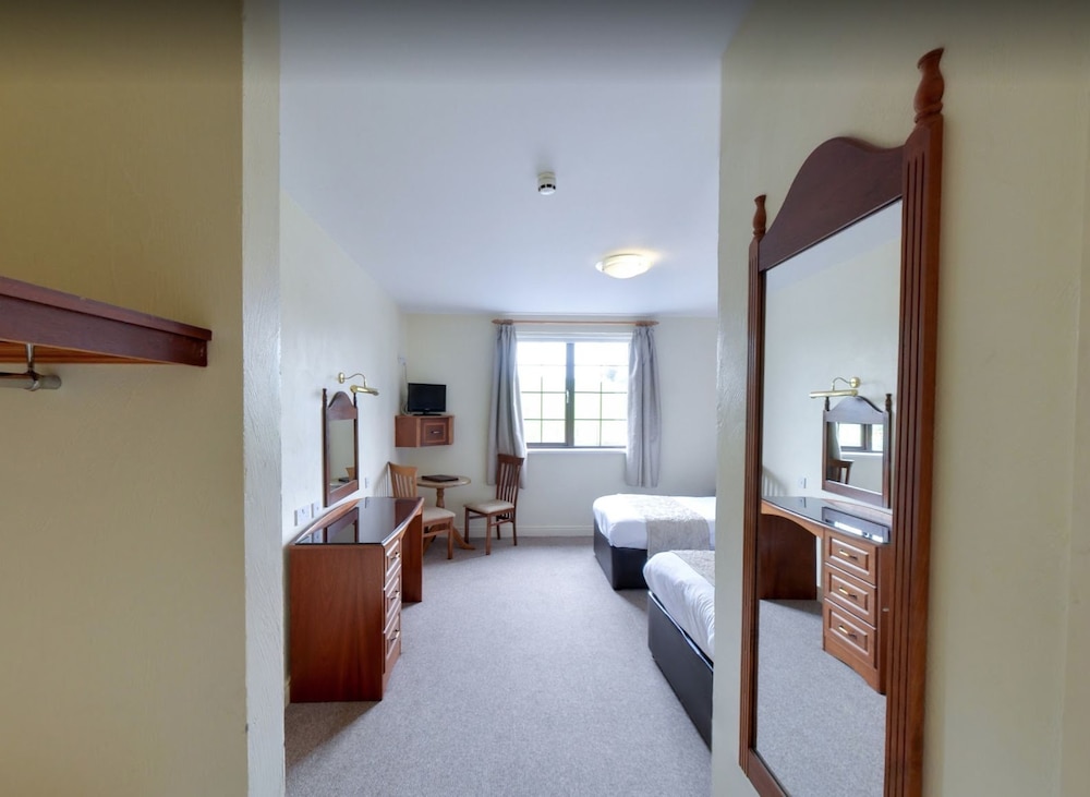 Classic Twin Room