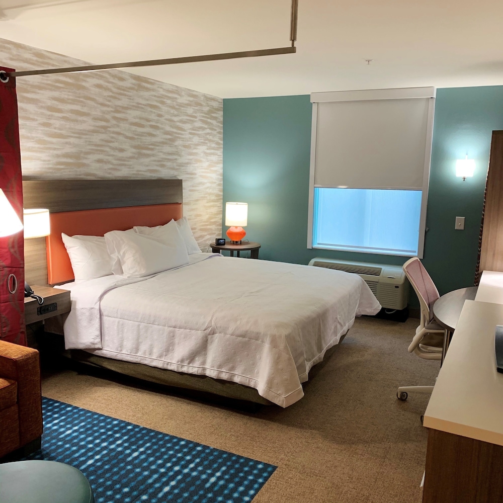 Studio Suite, 1 King Bed, Non Smoking - Photo 2