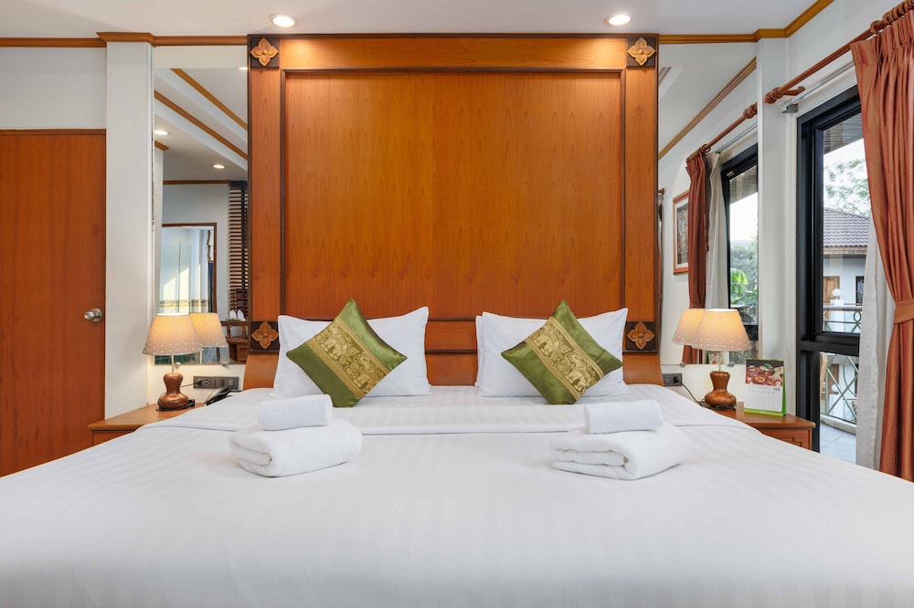 Suite, 1 King Bed photo 3