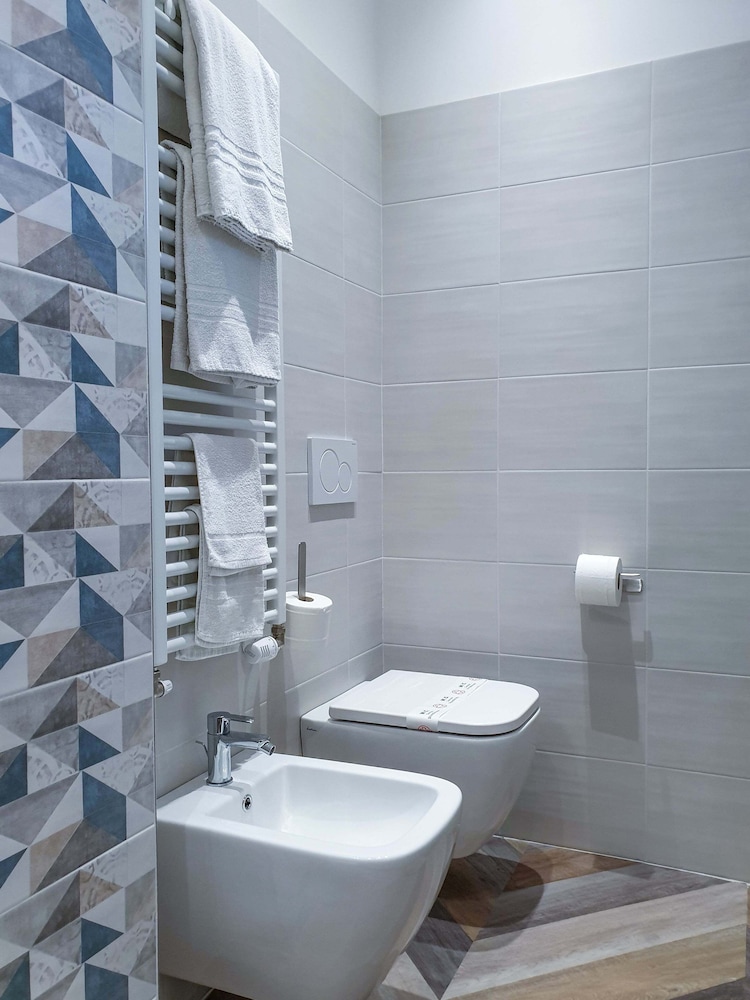Standard Double or Twin Room - Photo 17
