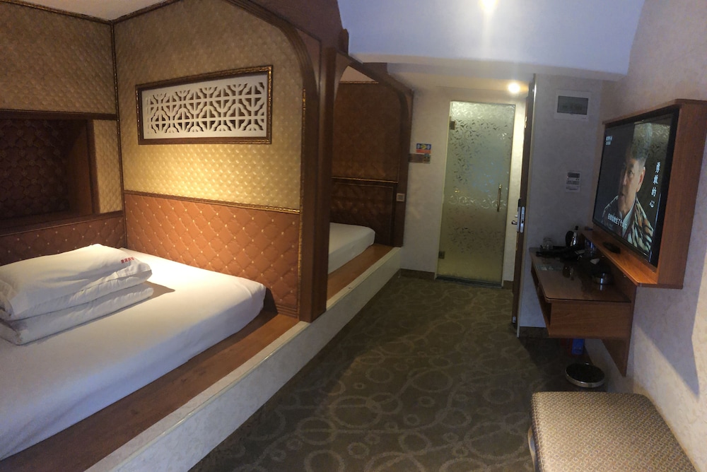 Signature Twin Room