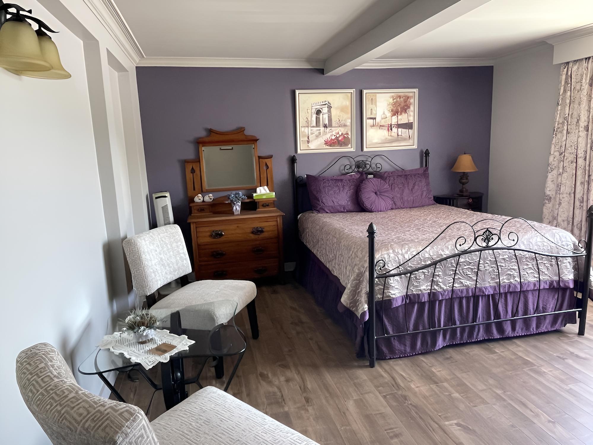Standard Room, 1 Queen Bed (Plus) photo 1