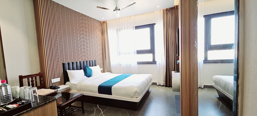 Executive Room - Photo 3