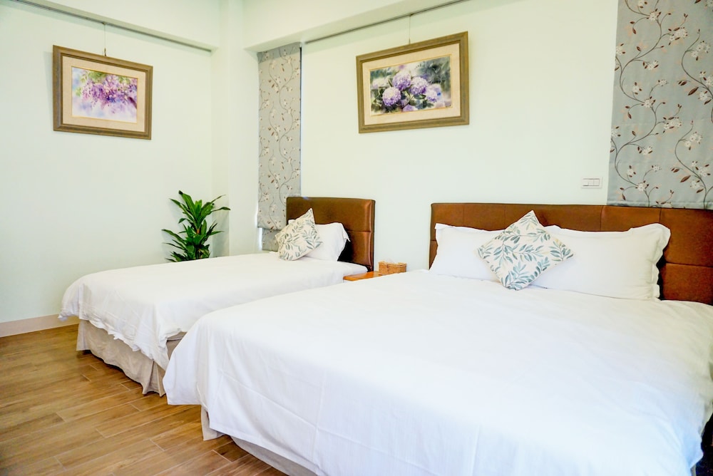 Superior Triple Room, Courtyard View photo 3