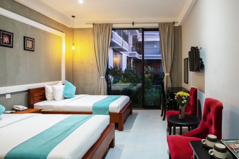 Deluxe Twin Room, Pool Access, Pool View photo 3