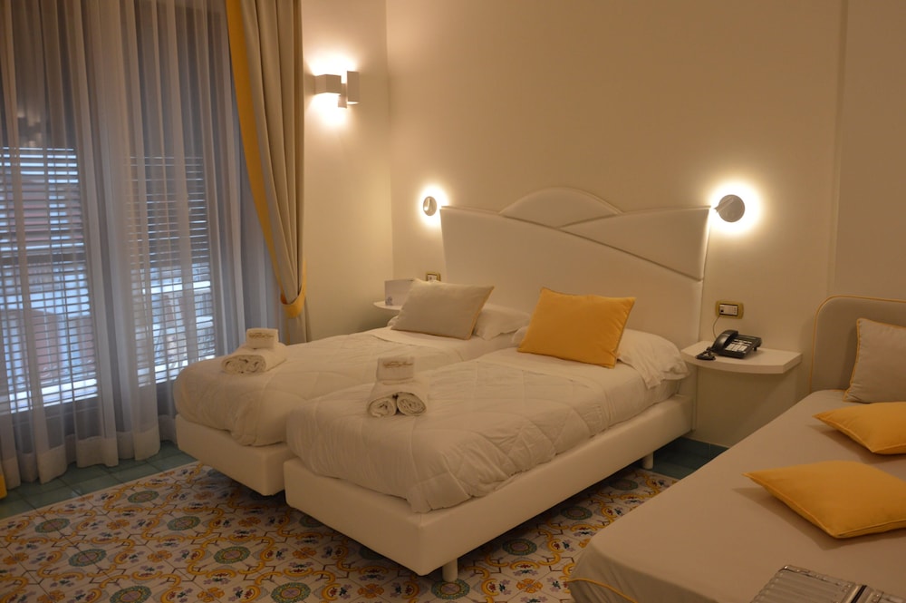 Classic Triple Room - Photo 1