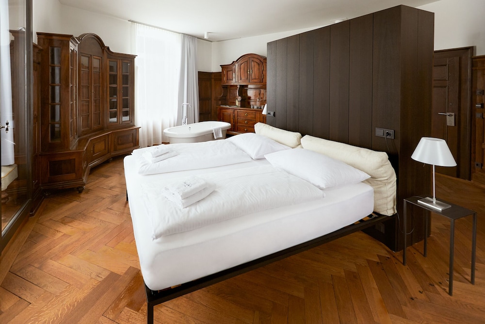 Exclusive Suite