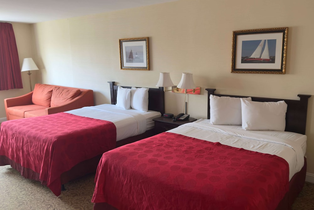 Suite, Multiple Beds, Non Smoking - Photo 2