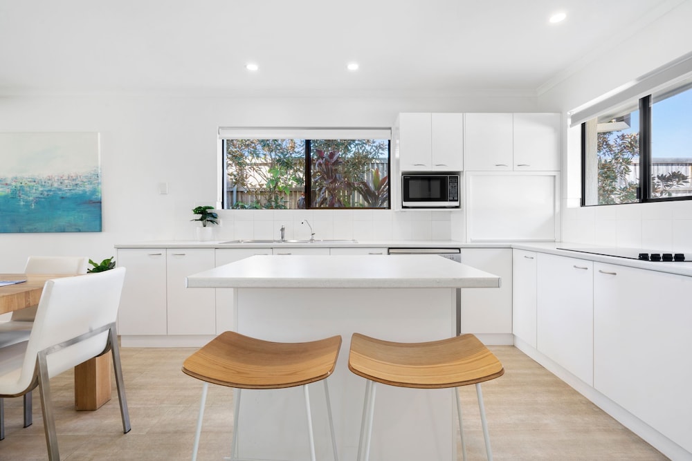 4 Bedrooms Riverside Townhouse photo 3