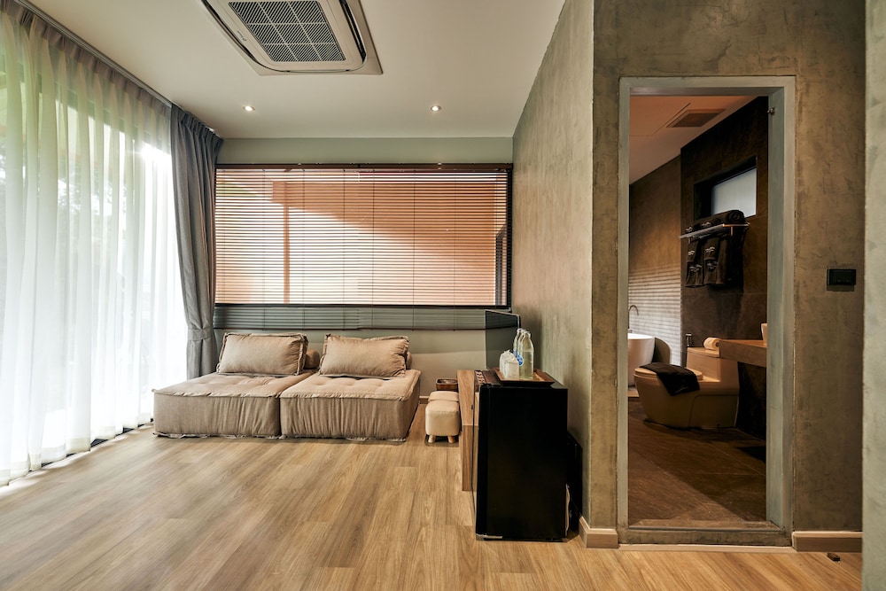Family Room 2 - Photo 5