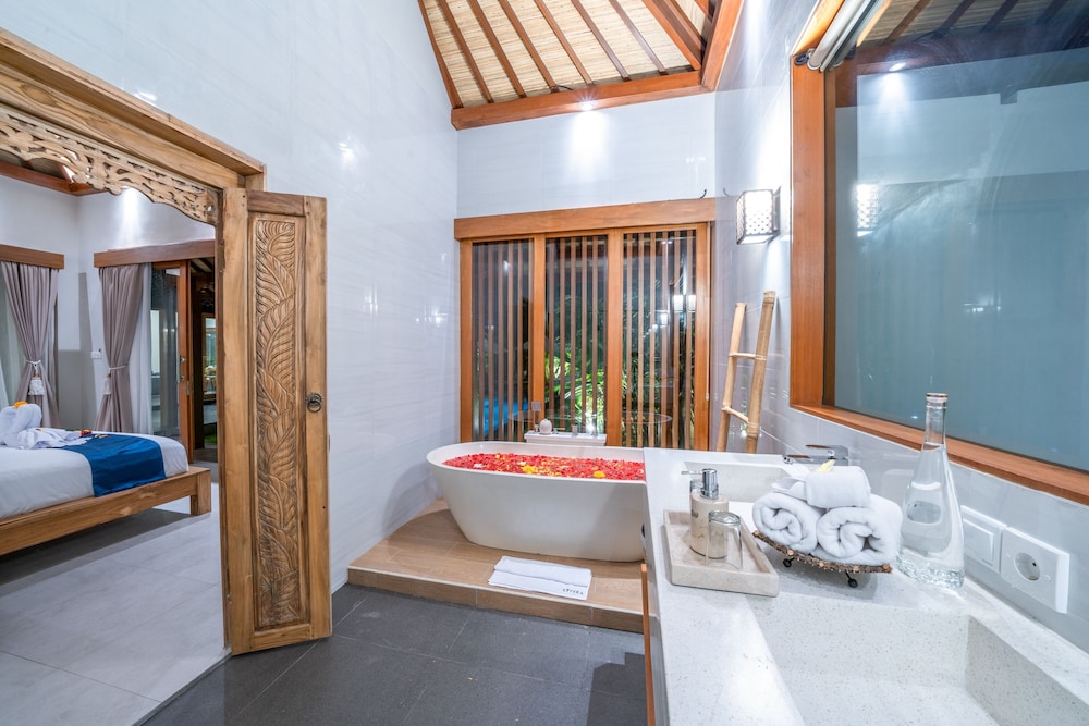 Family Villa, 4 Bedrooms, Pool View - Photo 22