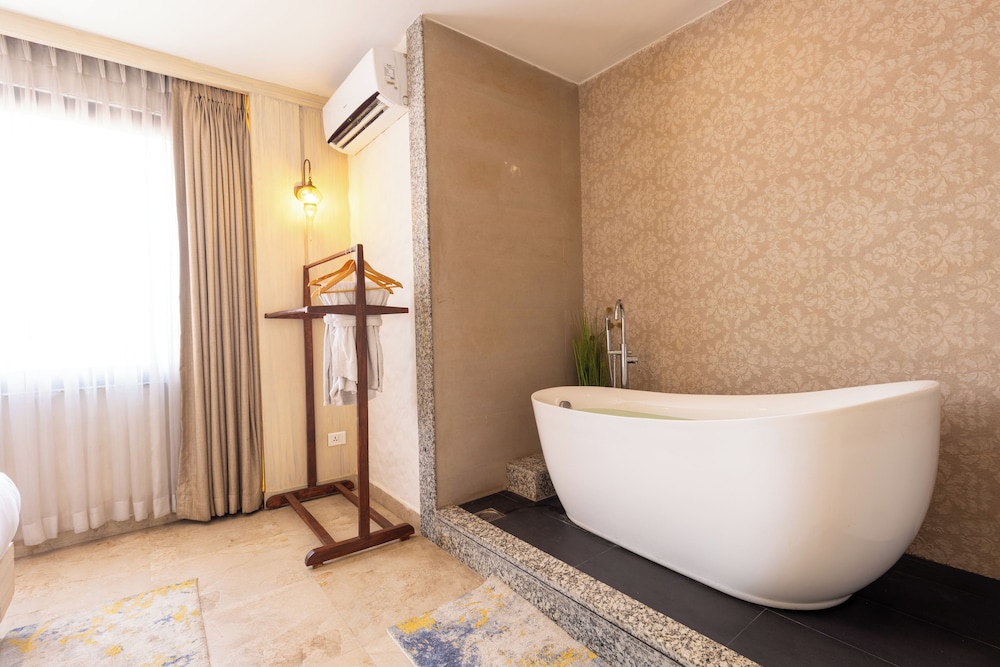 Penthouse - Photo 16