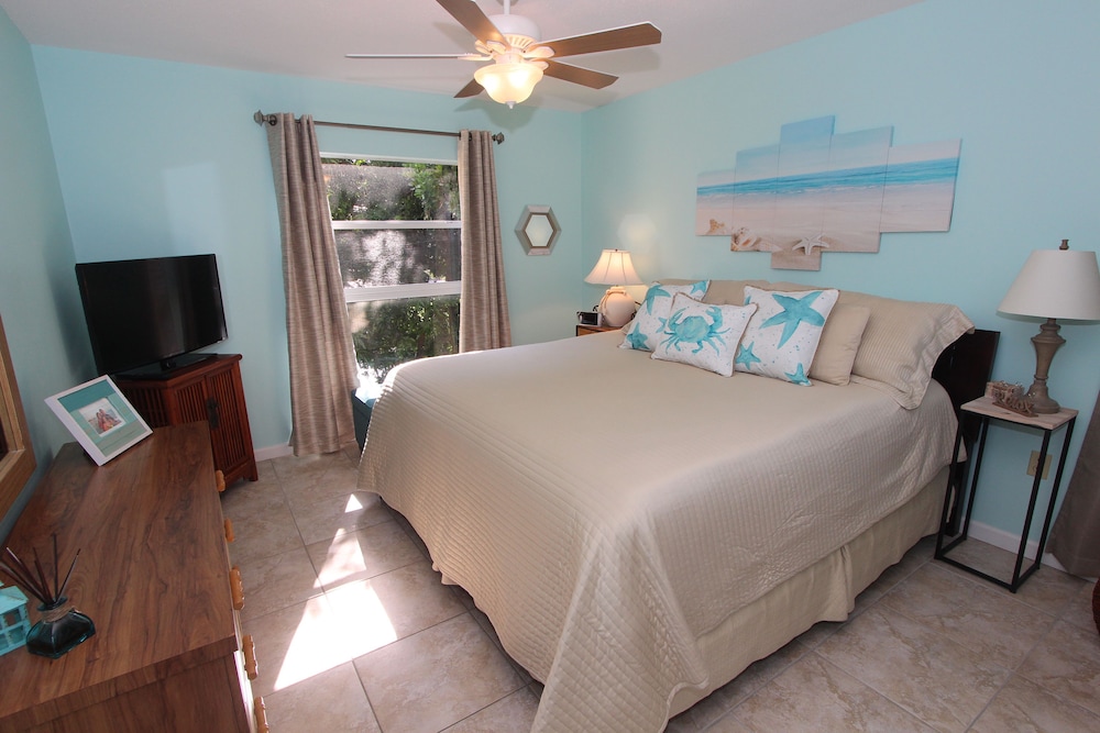 Condo, 1 Bedroom, Poolside