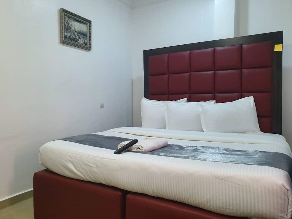 Business Suite - Photo 2