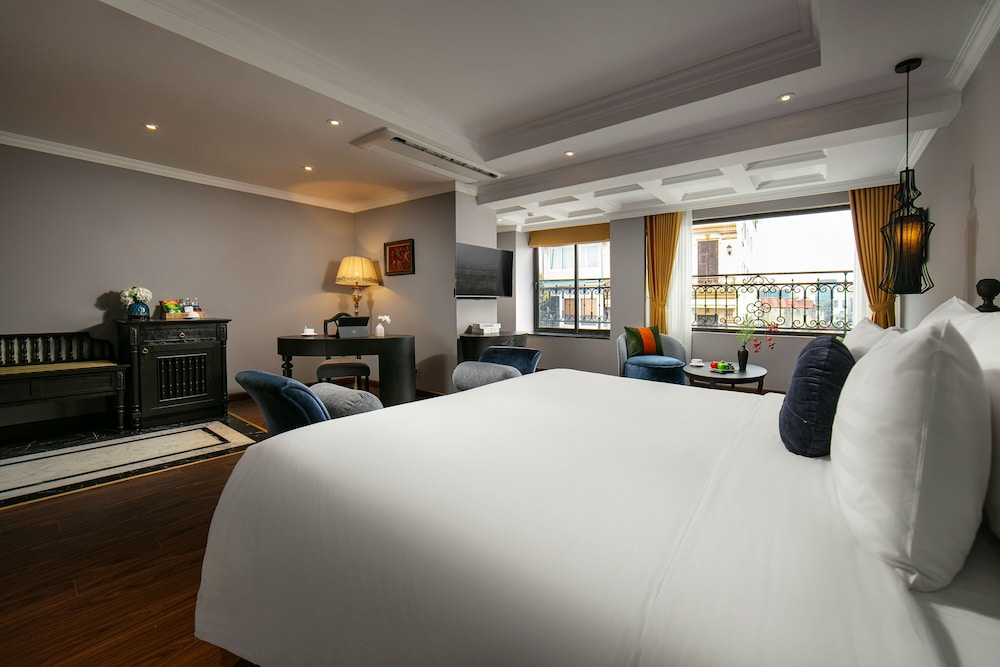 Executive Double Room, 1 King Bed, City View photo 3