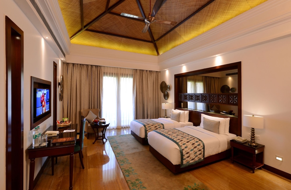 Jungle Wooden Cottage with Jacuzzi photo 2