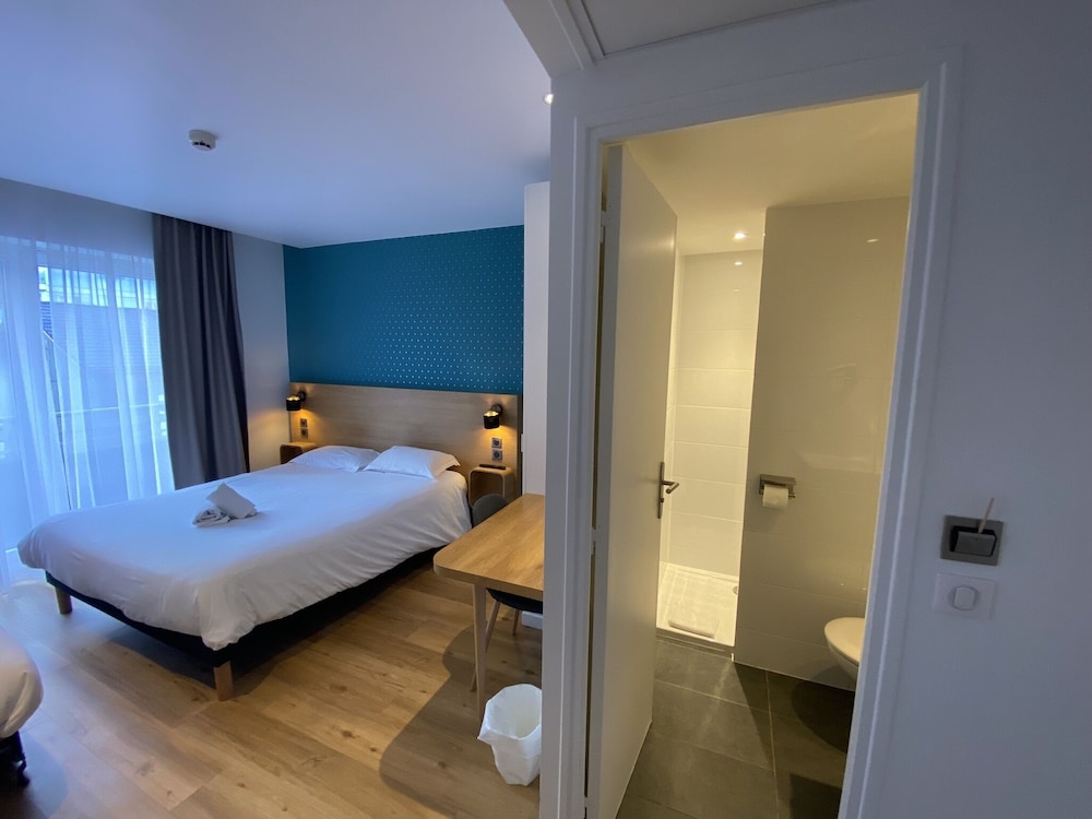 Double Room - Photo 9