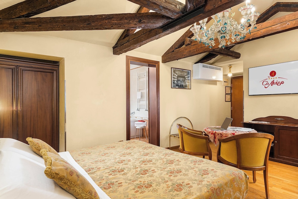 Deluxe Quadruple Room (Platinum)