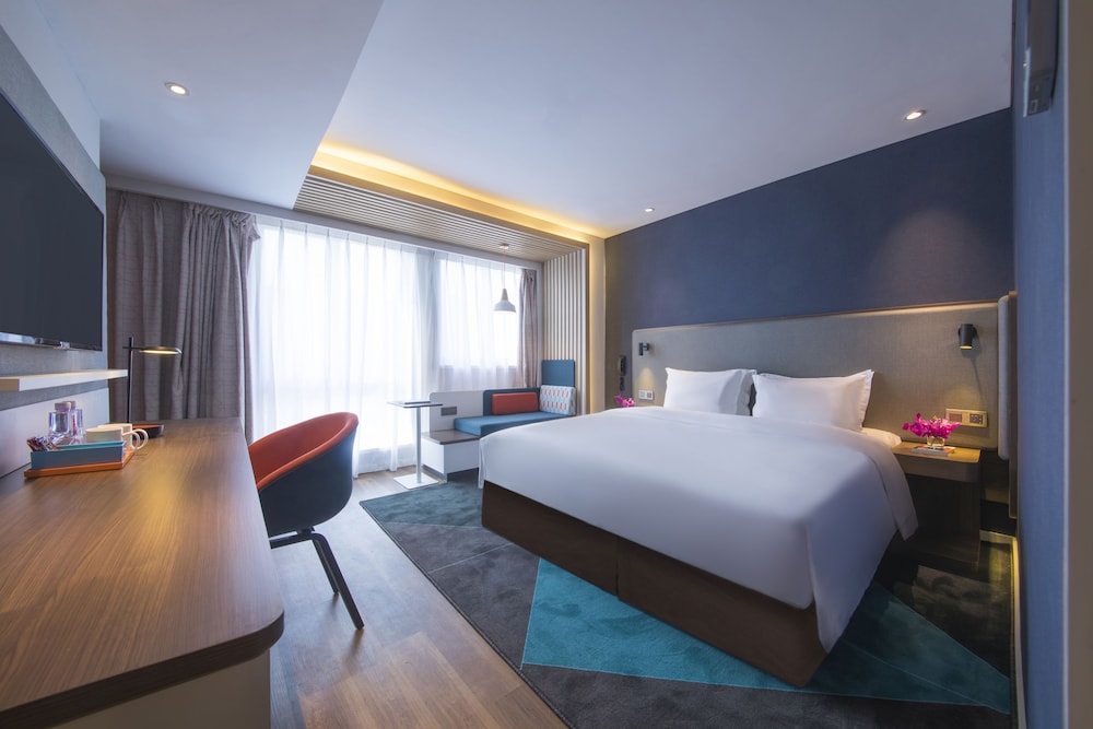 Standard Room, 1 King Bed