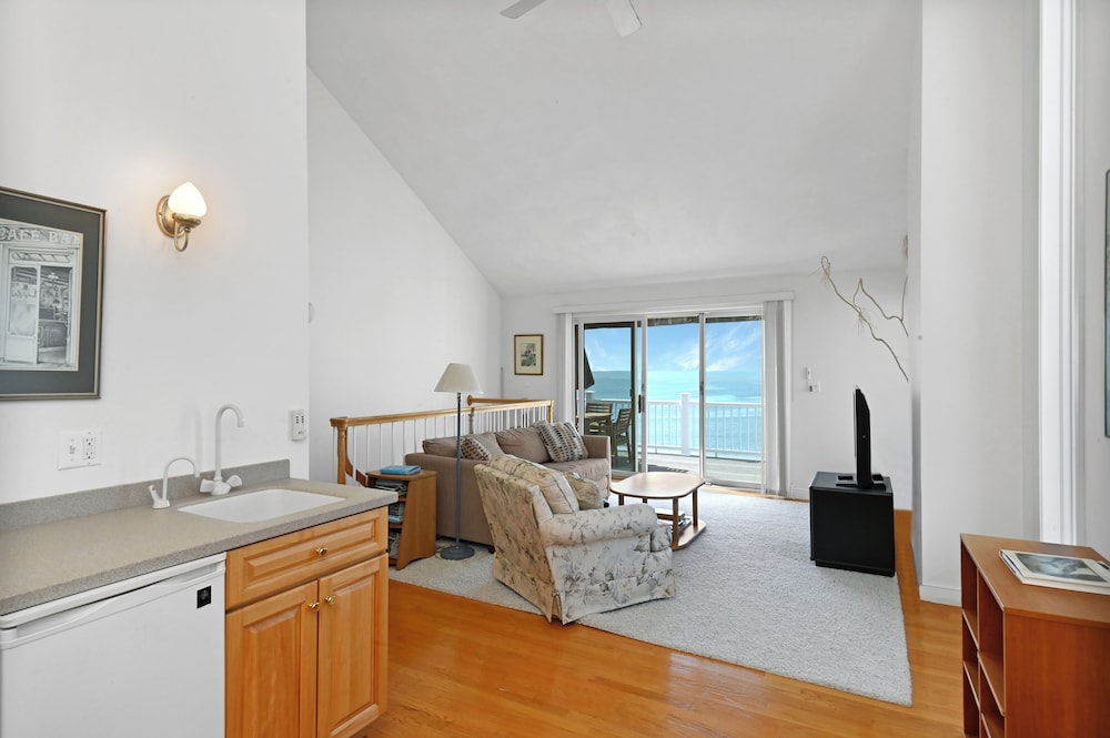 House, Multiple Beds, Balcony, Ocean View photo 2