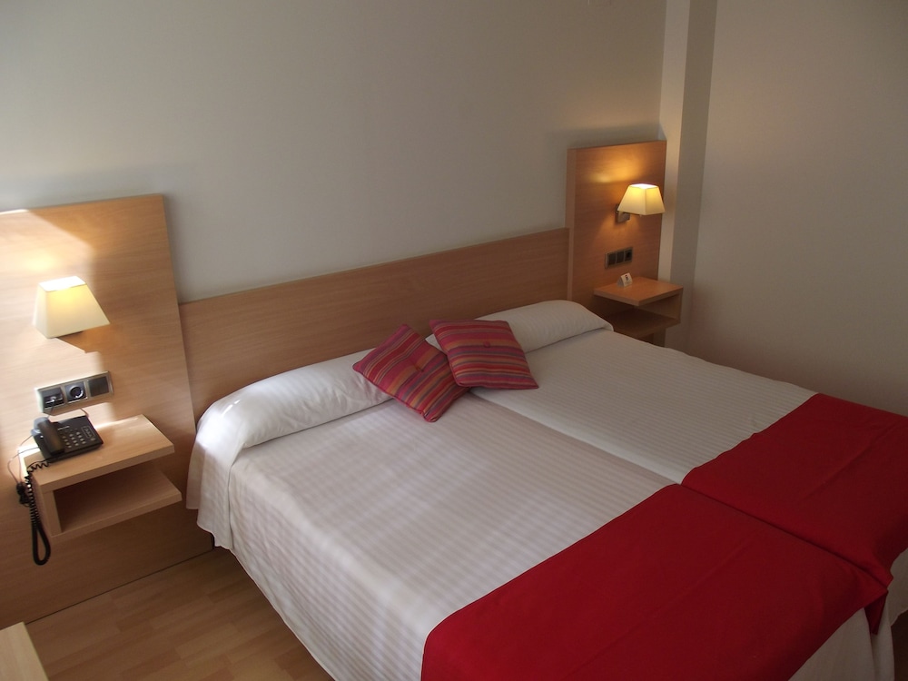 Double Room - Photo 2