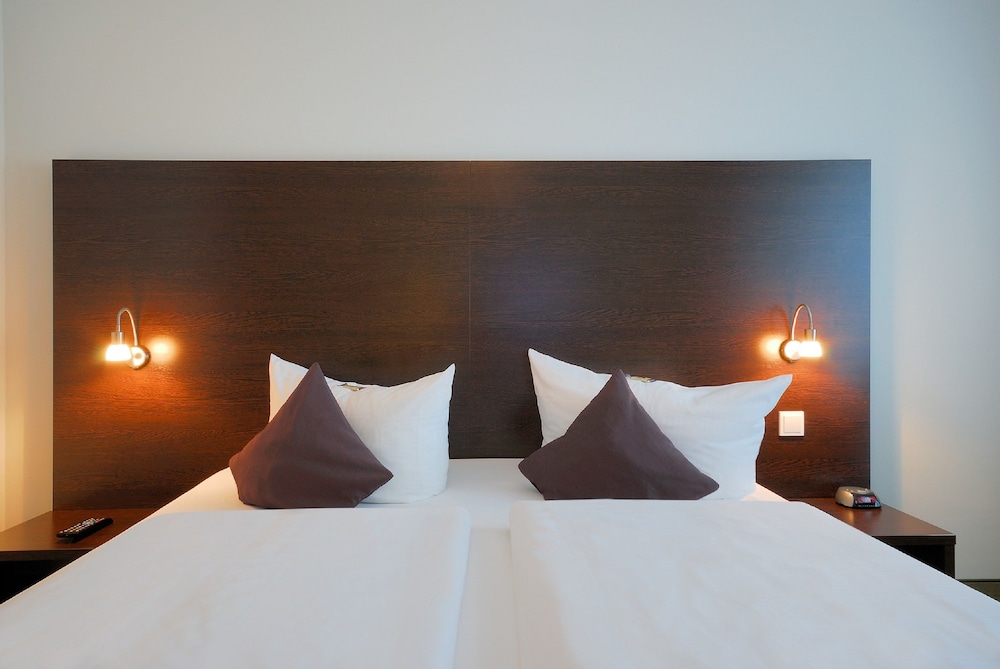 Standard Room, 2 Twin Beds photo 3