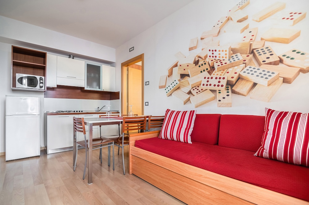 Classic Apartment, 2 Bedrooms, Balcony (Suite Domino Large) photo 1