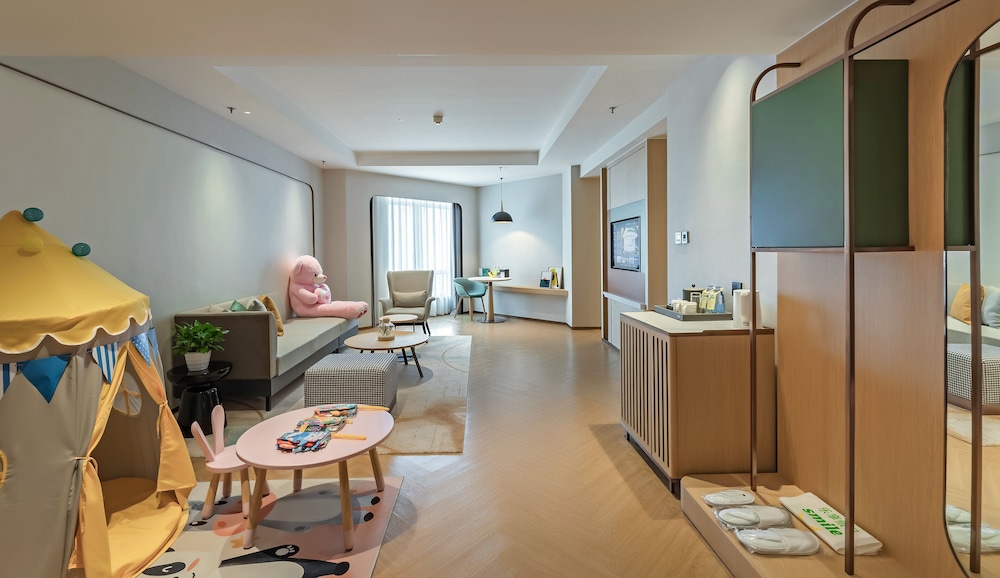 Suite, 1 King Bed (Kids Theme) - Photo 6