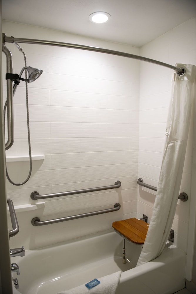 Suite, 1 King Bed, Accessible (Communications Accessible) - Photo 13