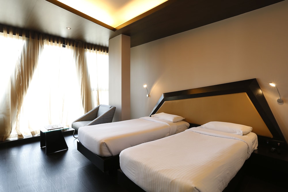 Deluxe Room - Photo 3