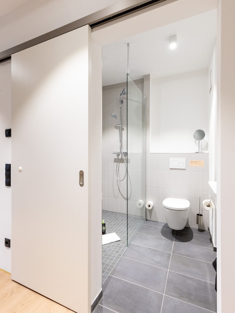 Suite M with Terrace - Photo 19