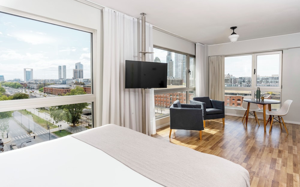 Superior Room (With View) thumbnail 5