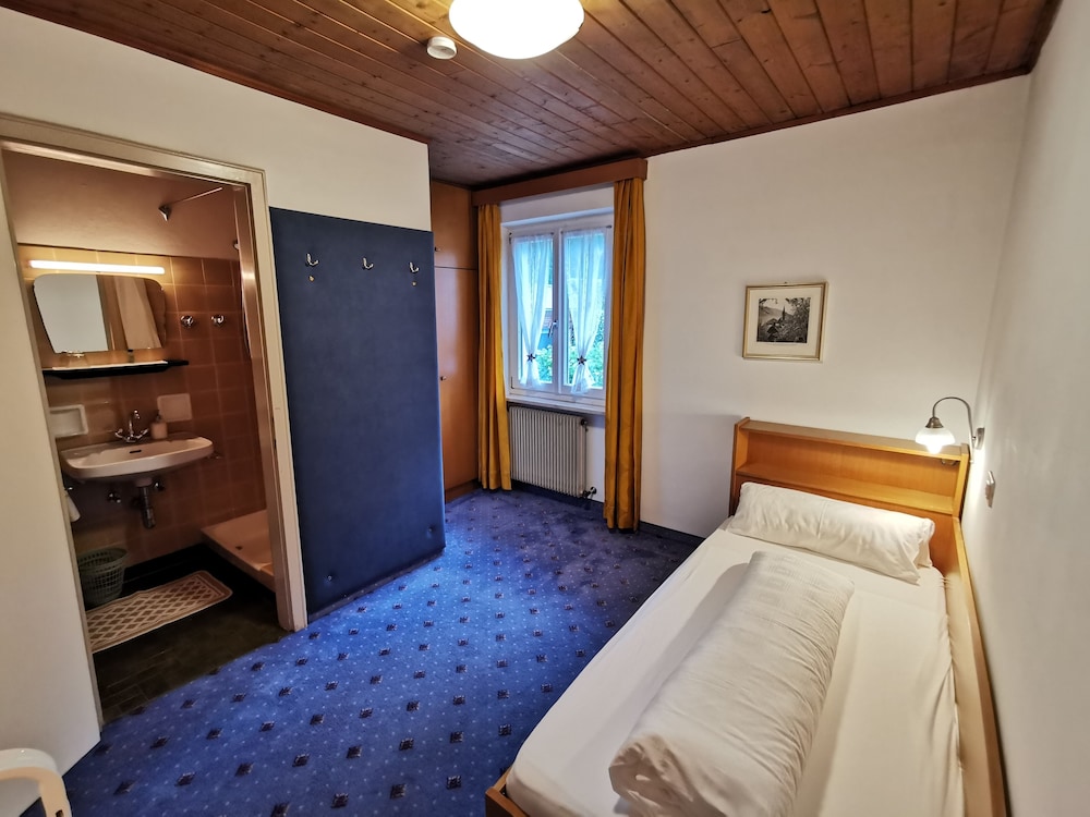 Economy Single Room, 1 Twin Bed, Non Smoking, Mountainside photo 1