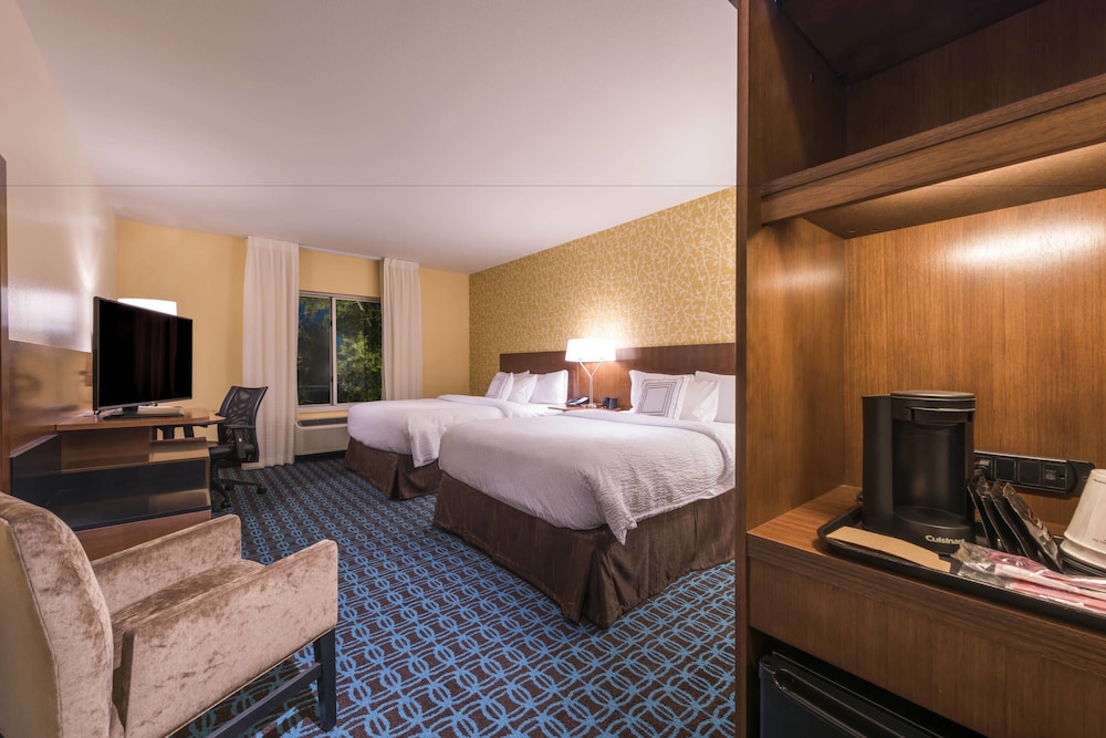 Room, 2 Queen Beds photo 2
