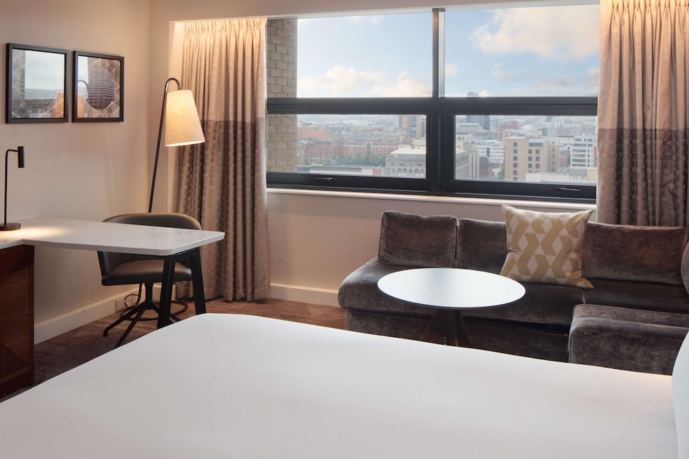 Executive Suite, 1 King Bed - Photo 9