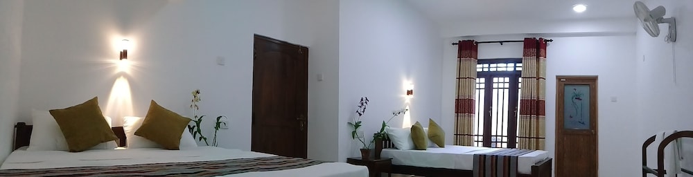 Deluxe Room, 1 King Bed