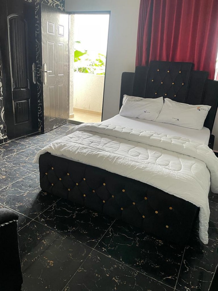 Standard Room, Non Smoking - Photo 2