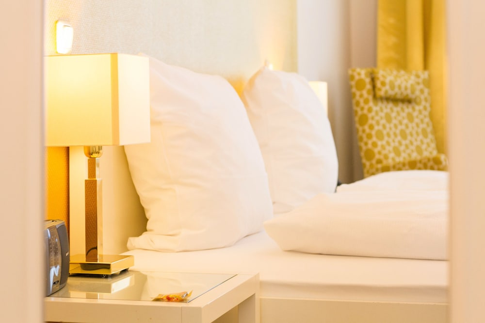 Deluxe Single Room, 1 Queen Bed