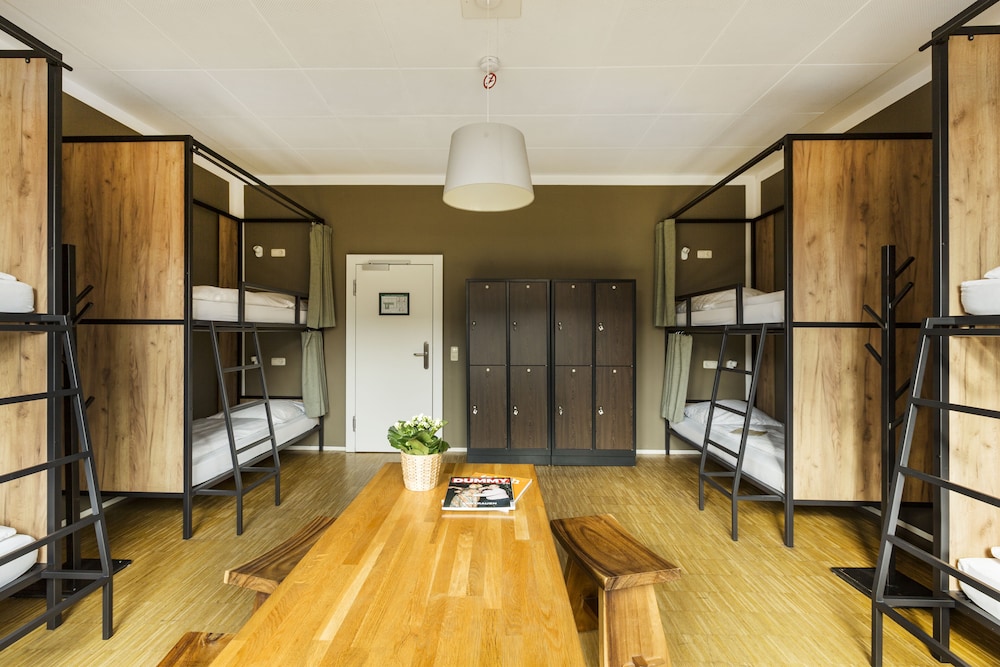 Eight-Bed Room photo 2