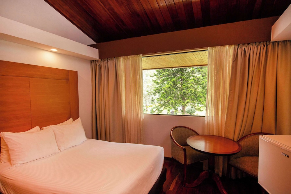 Standard Room, 2 Double Beds, Non Smoking - Photo 2