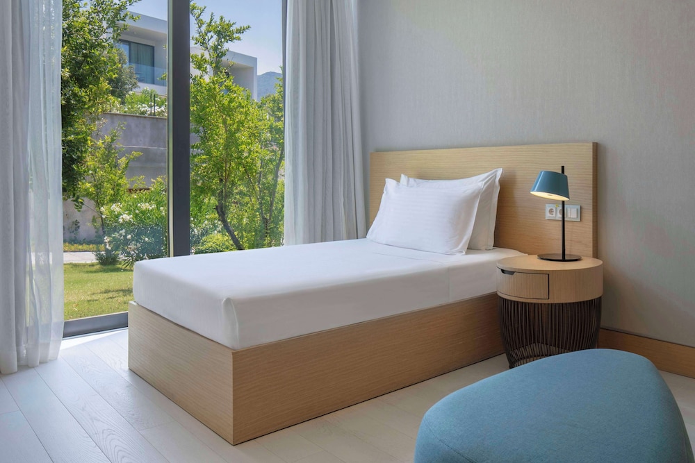 Presidential Suite, Pool Access (Aegean)
