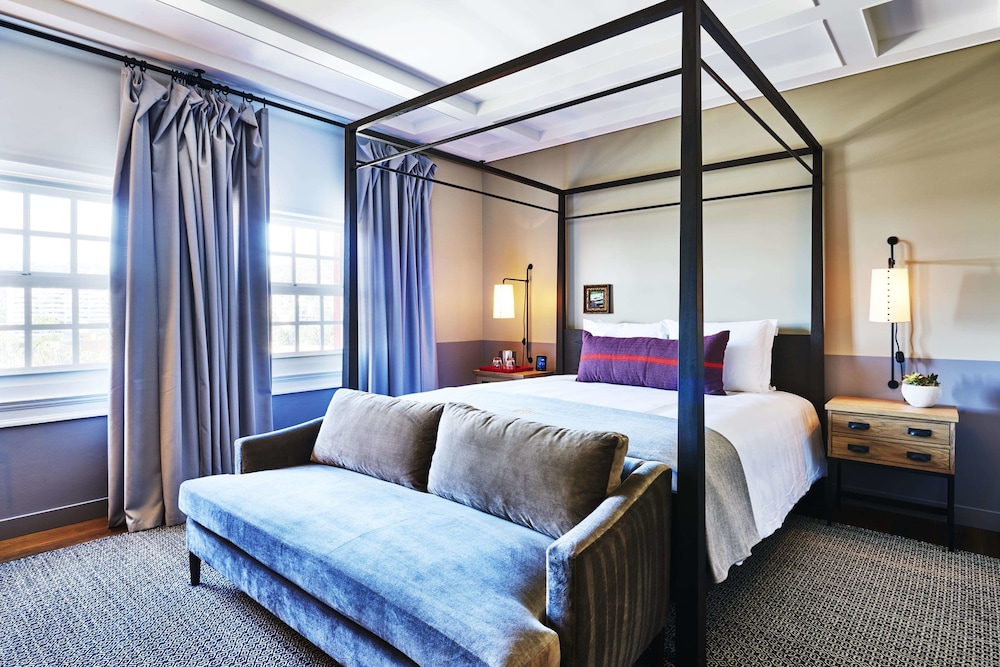 Deluxe Room, 1 King Bed (Tower Building) - Photo 3