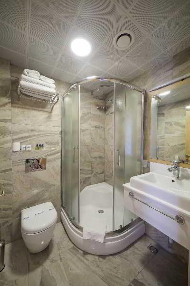 City Room photo 2