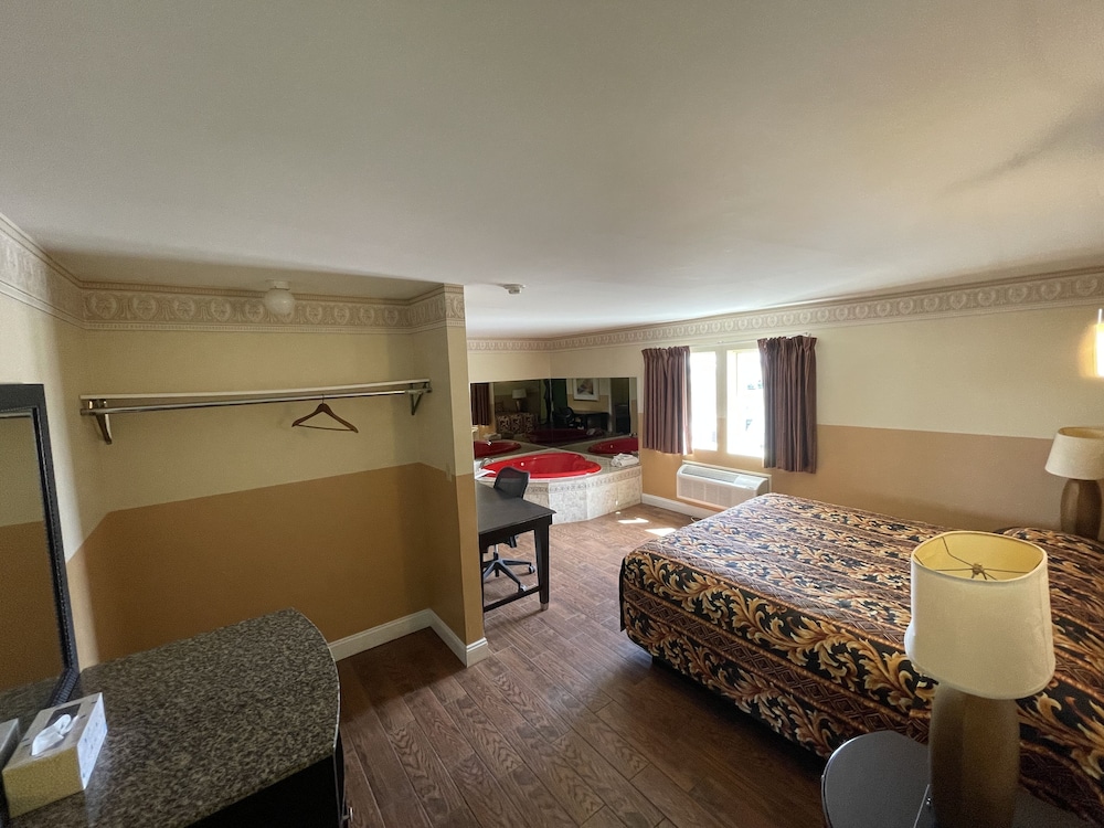 Honeymoon Room photo 3