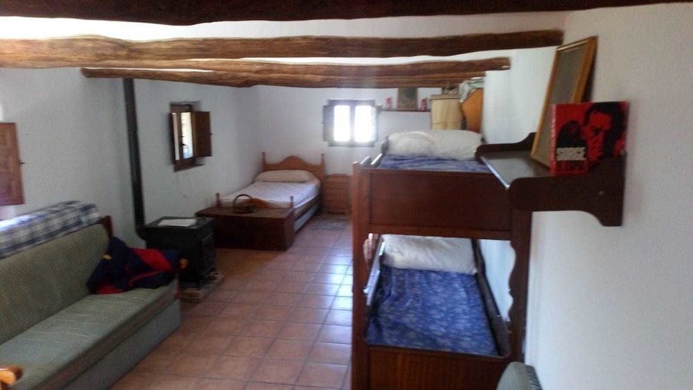 Dormitorio compartido, baño compartido (1 cama en un dormitorio de 7 camas)