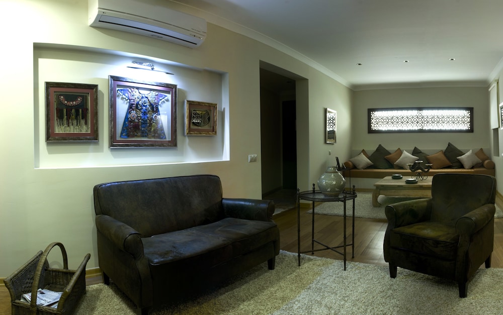 Grand Deluxe Suite with Hot Tub, Fireplace, Terrace & Sea View photo 3