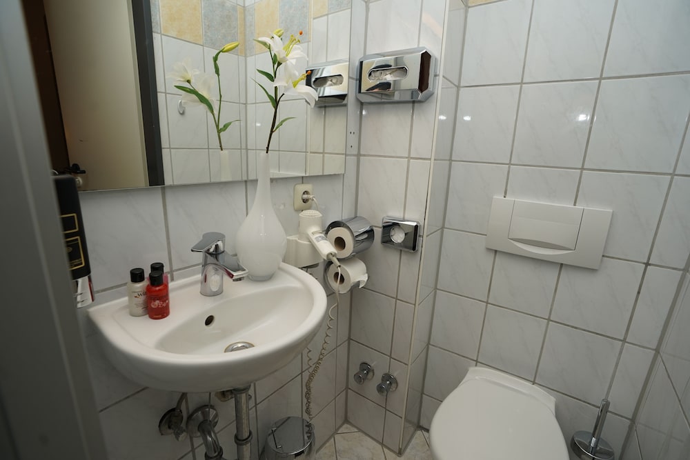 Double Room - Photo 22