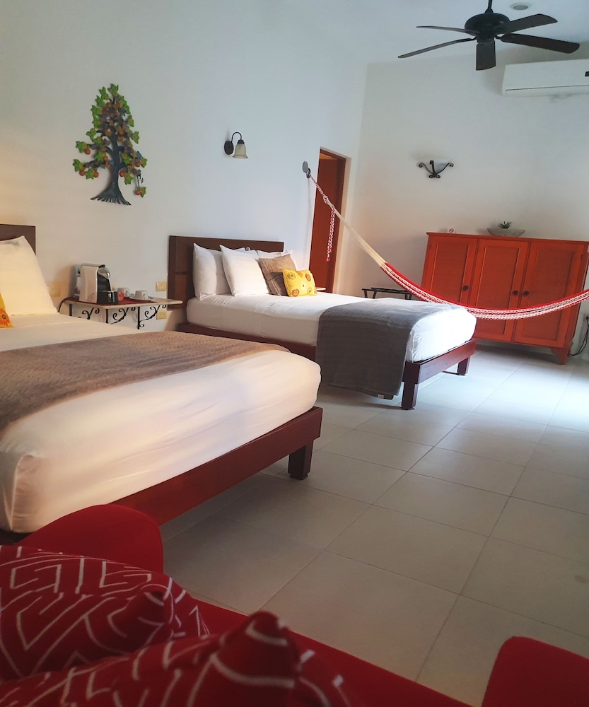 Suite, 2 Queen Beds, Jetted Tub, Pool View