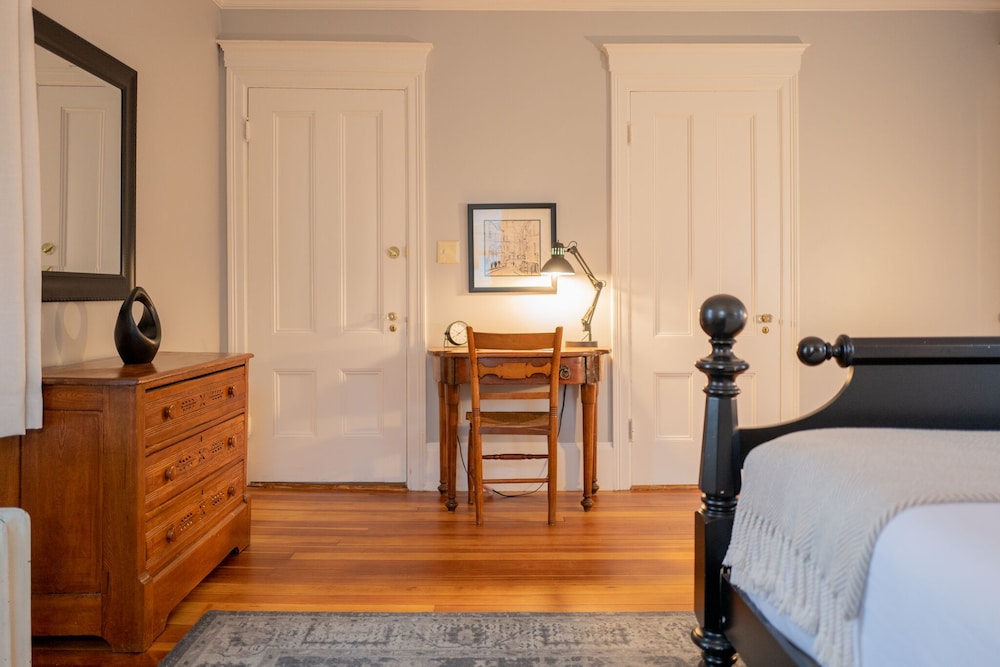 Deluxe Triple Room photo 2