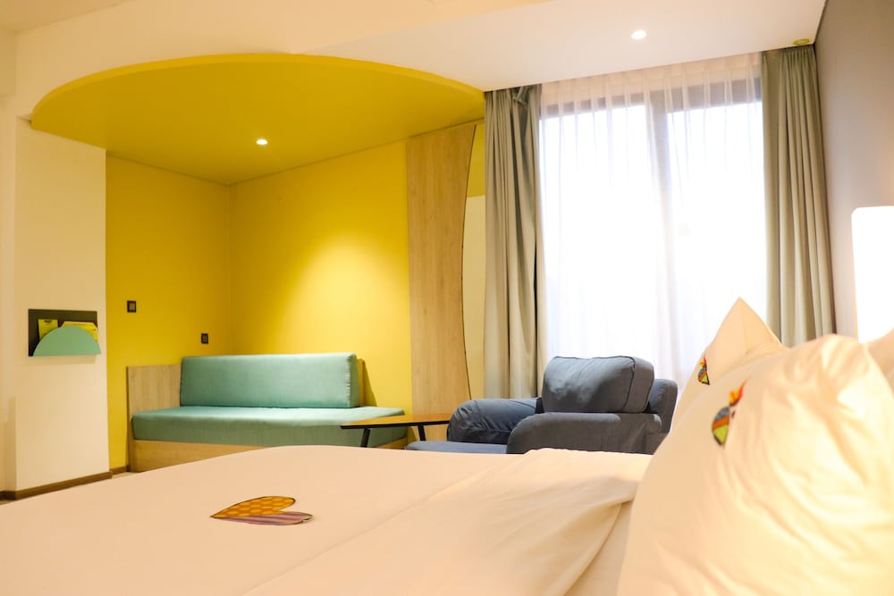 Warmth King Bed photo 3
